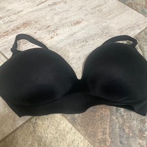 Victoria’s Secret black no underwire bra 36DD new without tag